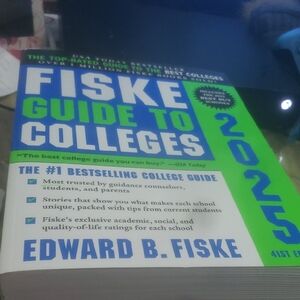 Fiske Guide to Colleges 2025